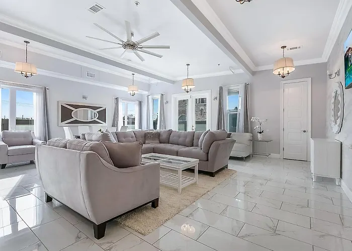 Stunning Penthouse In The Heart Of The City